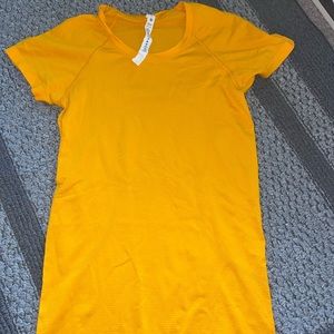 size 4 lululemon swiftly tech